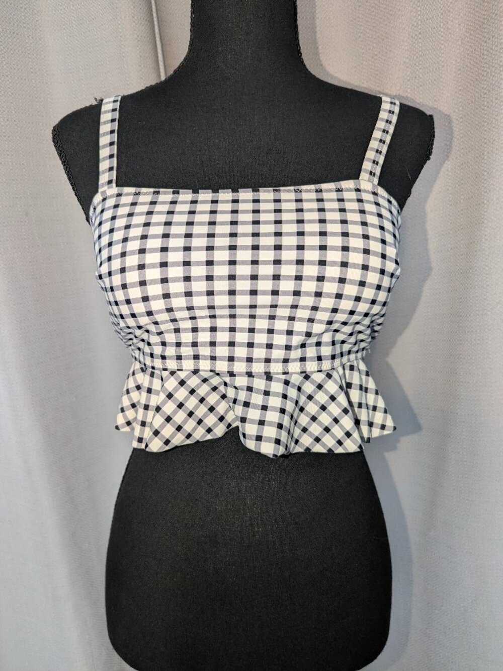 Cupshe Black & White Gingham Ruffle Hem Crop Top